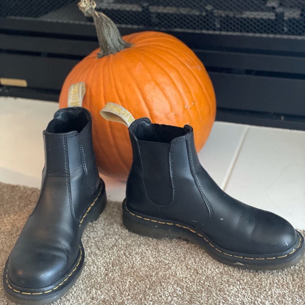 Dr. Marten black Chelsea boots